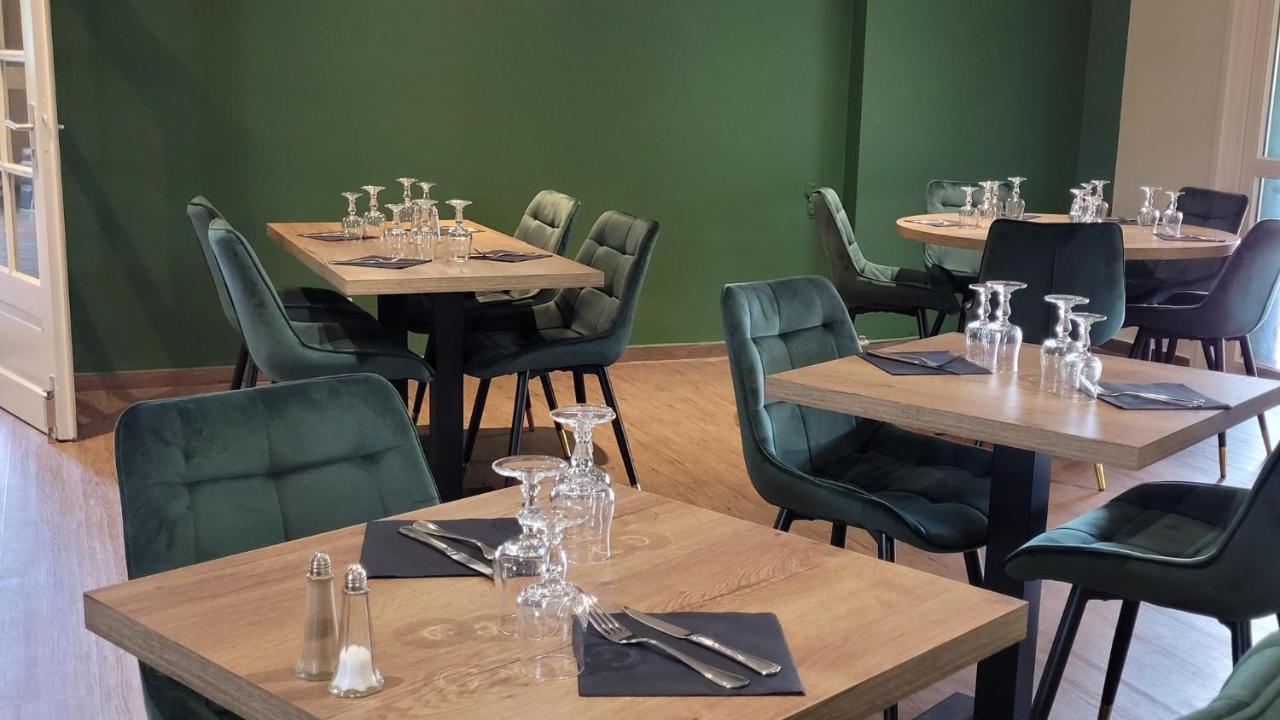Logis Hotel Restaurant L'Abri Blavozy Eksteriør billede