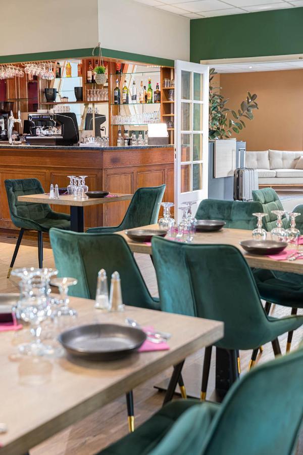 Logis Hotel Restaurant L'Abri Blavozy Eksteriør billede