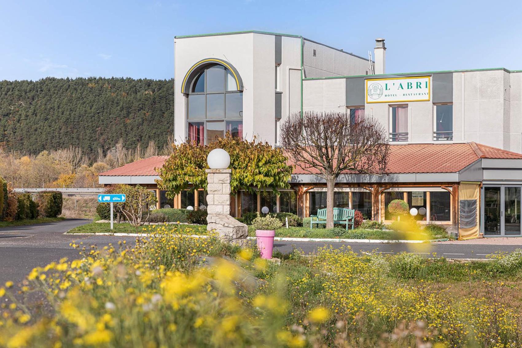 Logis Hotel Restaurant L'Abri Blavozy Eksteriør billede